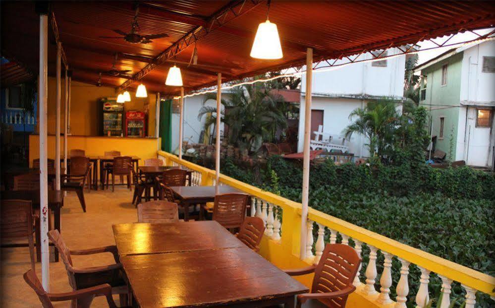 Dona Julia Beach Resort Calangute Exterior photo