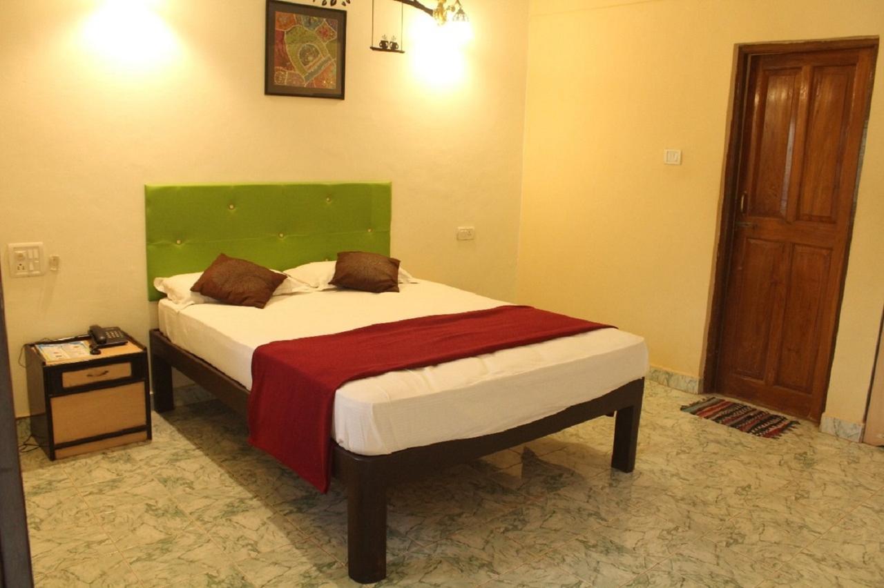 Dona Julia Beach Resort Calangute Exterior photo